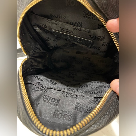 🚨SOLD 🚨👜MICHEAL KORS ✨semi new✨ MINI BACKPACK - Picture 8 of 13